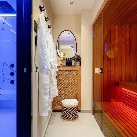Legato With Private Pool Apartment